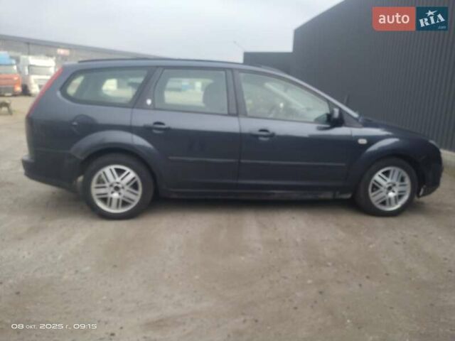 Серый Форд Фокус, объемом двигателя 1.6 л и пробегом 277 тыс. км за 3900 $, фото 1 на Automoto.ua