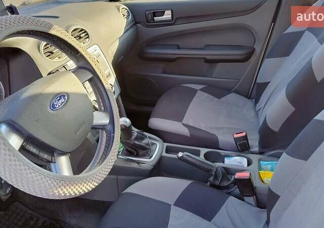 Сірий Форд Фокус, об'ємом двигуна 1.6 л та пробігом 247 тис. км за 4000 $, фото 12 на Automoto.ua