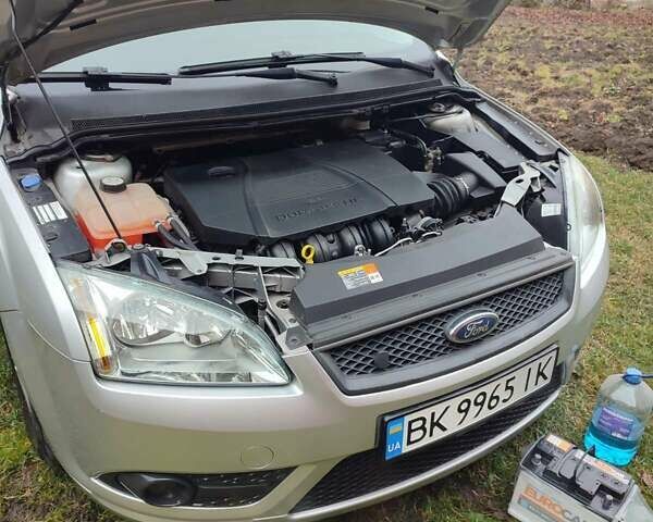 Серый Форд Фокус, объемом двигателя 1.8 л и пробегом 230 тыс. км за 4900 $, фото 5 на Automoto.ua