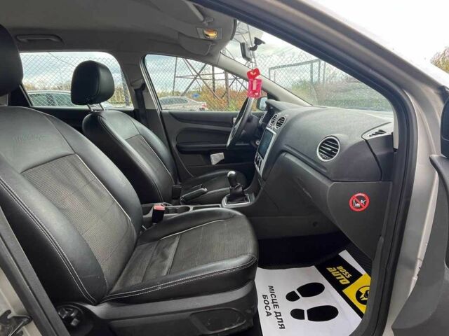 Серый Форд Фокус, объемом двигателя 1.6 л и пробегом 287 тыс. км за 4500 $, фото 15 на Automoto.ua