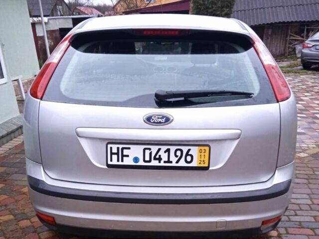 Серый Форд Фокус, объемом двигателя 1.6 л и пробегом 212 тыс. км за 4800 $, фото 1 на Automoto.ua