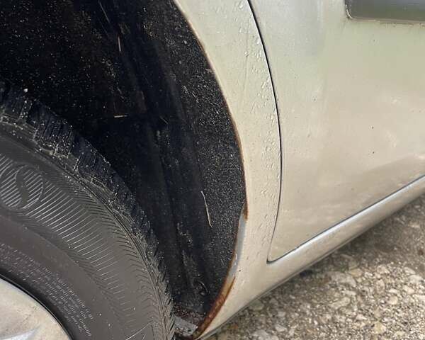 Серый Форд Фокус, объемом двигателя 1.6 л и пробегом 219 тыс. км за 4500 $, фото 2 на Automoto.ua