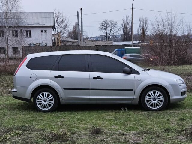 Серый Форд Фокус, объемом двигателя 1.8 л и пробегом 220 тыс. км за 4950 $, фото 5 на Automoto.ua