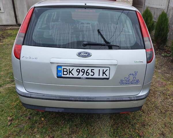 Серый Форд Фокус, объемом двигателя 1.8 л и пробегом 230 тыс. км за 4900 $, фото 3 на Automoto.ua