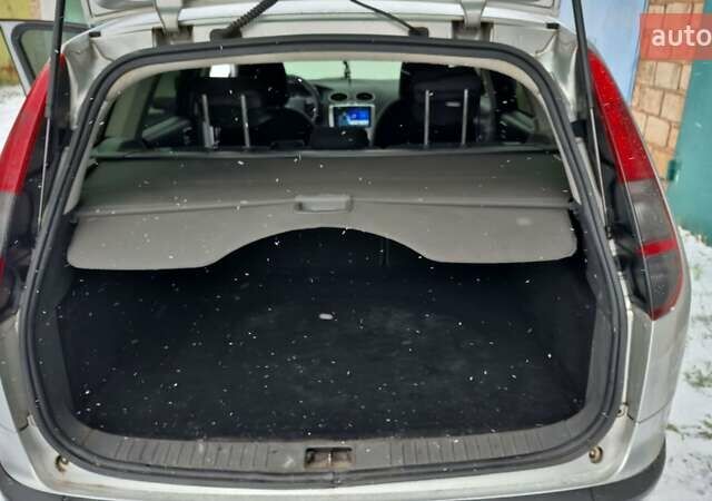 Сірий Форд Фокус, об'ємом двигуна 1.6 л та пробігом 231 тис. км за 4300 $, фото 7 на Automoto.ua