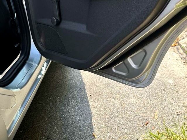 Сірий Форд Фокус, об'ємом двигуна 1.6 л та пробігом 275 тис. км за 4000 $, фото 3 на Automoto.ua