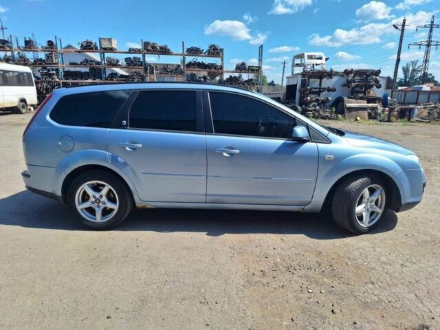 Серый Форд Фокус, объемом двигателя 1.6 л и пробегом 380 тыс. км за 3700 $, фото 2 на Automoto.ua