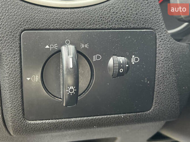 Серый Форд Фокус, объемом двигателя 1.56 л и пробегом 287 тыс. км за 4500 $, фото 12 на Automoto.ua