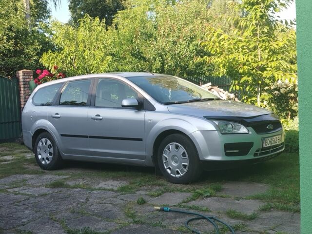 Серый Форд Фокус, объемом двигателя 1.6 л и пробегом 255 тыс. км за 3850 $, фото 1 на Automoto.ua