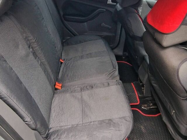 Сірий Форд Фокус, об'ємом двигуна 1.6 л та пробігом 310 тис. км за 3700 $, фото 8 на Automoto.ua