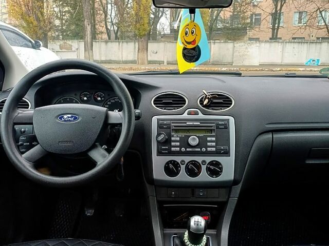 Сірий Форд Фокус, об'ємом двигуна 1.6 л та пробігом 206 тис. км за 4199 $, фото 3 на Automoto.ua