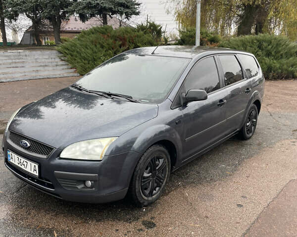 Серый Форд Фокус, объемом двигателя 1.6 л и пробегом 320 тыс. км за 4900 $, фото 1 на Automoto.ua