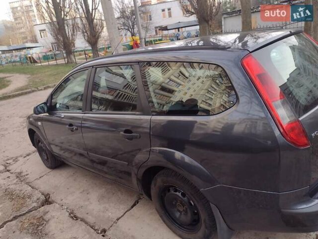 Серый Форд Фокус, объемом двигателя 1.6 л и пробегом 253 тыс. км за 3600 $, фото 12 на Automoto.ua