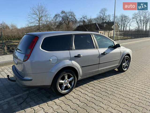 Серый Форд Фокус, объемом двигателя 1.6 л и пробегом 216 тыс. км за 4600 $, фото 5 на Automoto.ua