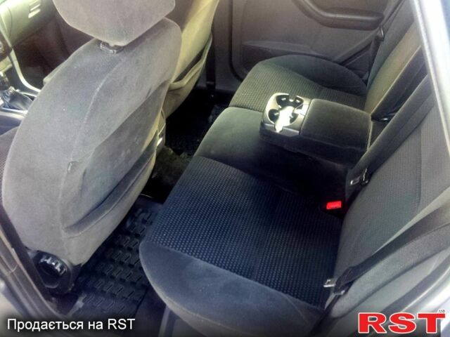 Серый Форд Фокус, объемом двигателя 1.6 л и пробегом 29000 тыс. км за 4444 $, фото 7 на Automoto.ua