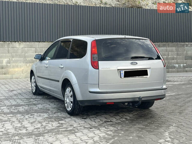 Серый Форд Фокус, объемом двигателя 1.6 л и пробегом 277 тыс. км за 4400 $, фото 4 на Automoto.ua
