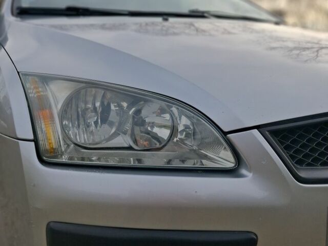 Серый Форд Фокус, объемом двигателя 1.6 л и пробегом 302 тыс. км за 4350 $, фото 22 на Automoto.ua