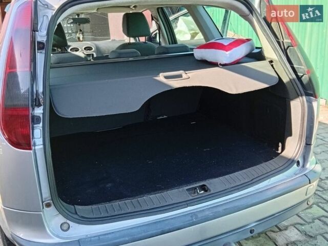 Серый Форд Фокус, объемом двигателя 1.8 л и пробегом 338 тыс. км за 4500 $, фото 13 на Automoto.ua