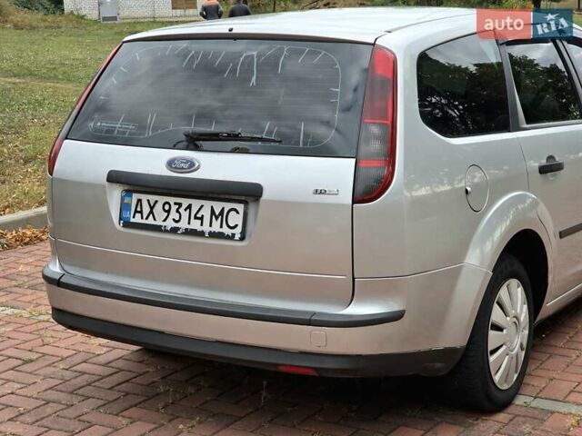 Серый Форд Фокус, объемом двигателя 1.56 л и пробегом 180 тыс. км за 3400 $, фото 7 на Automoto.ua