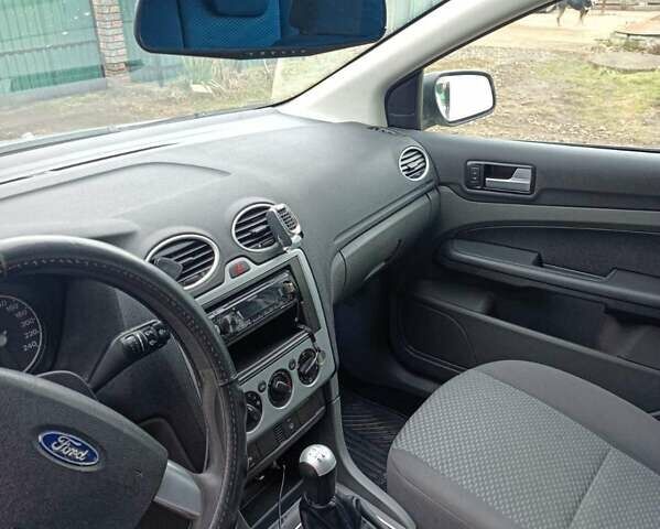 Серый Форд Фокус, объемом двигателя 1.56 л и пробегом 253 тыс. км за 4600 $, фото 23 на Automoto.ua