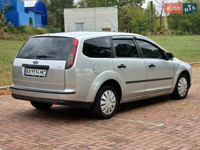 Серый Форд Фокус, объемом двигателя 1.56 л и пробегом 180 тыс. км за 3400 $, фото 8 на Automoto.ua