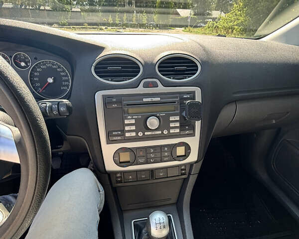 Серый Форд Фокус, объемом двигателя 1.6 л и пробегом 235 тыс. км за 4950 $, фото 14 на Automoto.ua