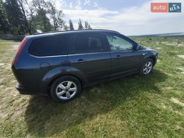 Серый Форд Фокус, объемом двигателя 1.6 л и пробегом 269 тыс. км за 5500 $, фото 5 на Automoto.ua