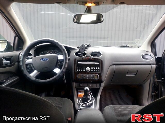 Сірий Форд Фокус, об'ємом двигуна 1.6 л та пробігом 273 тис. км за 4300 $, фото 7 на Automoto.ua