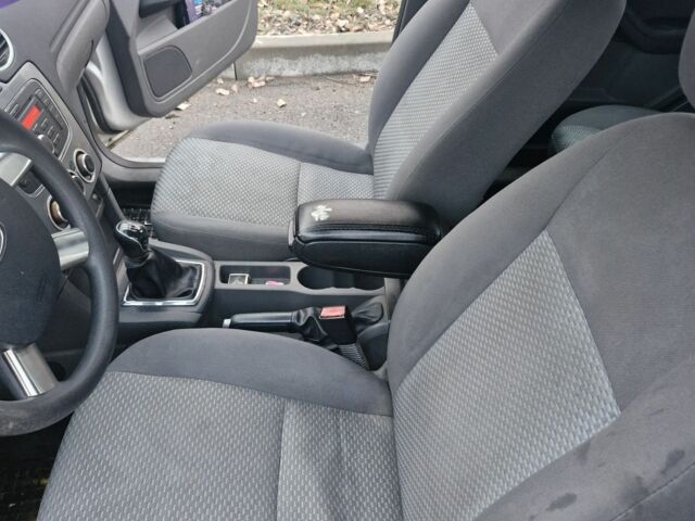 Сірий Форд Фокус, об'ємом двигуна 1.6 л та пробігом 388 тис. км за 2200 $, фото 8 на Automoto.ua