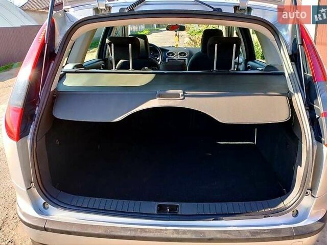 Серый Форд Фокус, объемом двигателя 1.8 л и пробегом 202 тыс. км за 4200 $, фото 4 на Automoto.ua