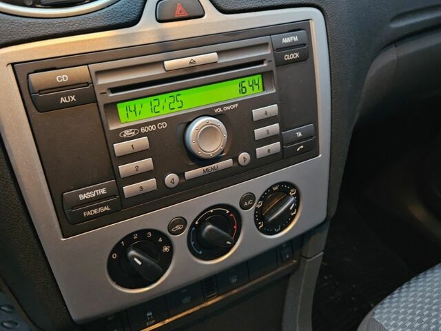 Серый Форд Фокус, объемом двигателя 1.8 л и пробегом 220 тыс. км за 4950 $, фото 14 на Automoto.ua