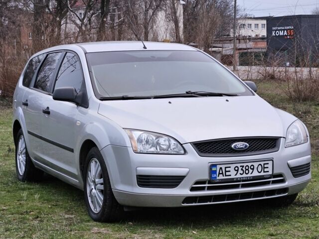 Серый Форд Фокус, объемом двигателя 1.8 л и пробегом 220 тыс. км за 4950 $, фото 3 на Automoto.ua