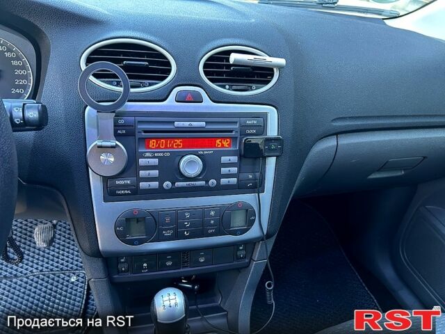 Серый Форд Фокус, объемом двигателя 1.6 л и пробегом 277 тыс. км за 4700 $, фото 7 на Automoto.ua