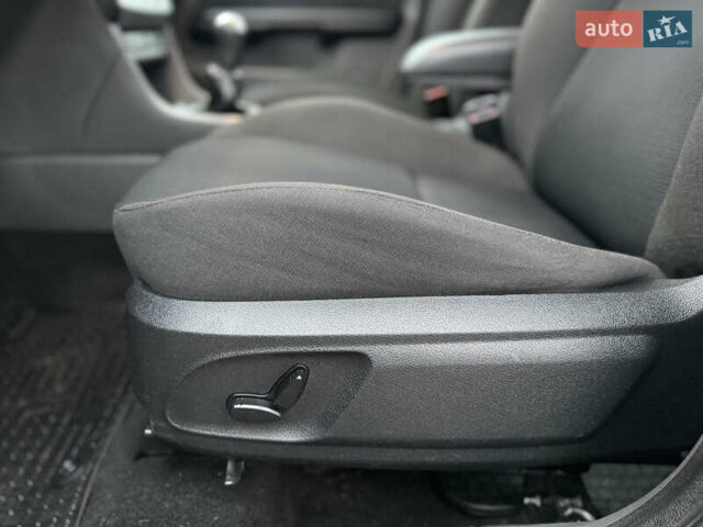 Сірий Форд Фокус, об'ємом двигуна 1.8 л та пробігом 200 тис. км за 4200 $, фото 55 на Automoto.ua
