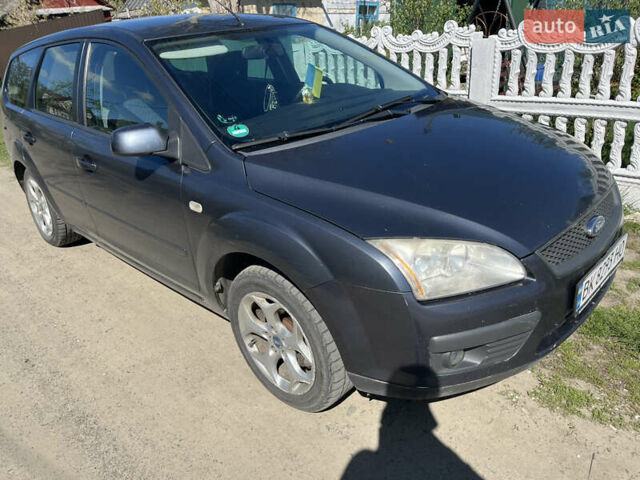 Серый Форд Фокус, объемом двигателя 1.6 л и пробегом 370 тыс. км за 4250 $, фото 6 на Automoto.ua