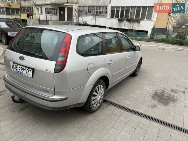 Серый Форд Фокус, объемом двигателя 1.6 л и пробегом 270 тыс. км за 3500 $, фото 3 на Automoto.ua