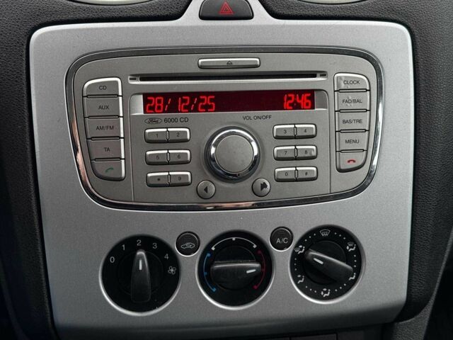 Сірий Форд Фокус, об'ємом двигуна 1.6 л та пробігом 260 тис. км за 4890 $, фото 12 на Automoto.ua