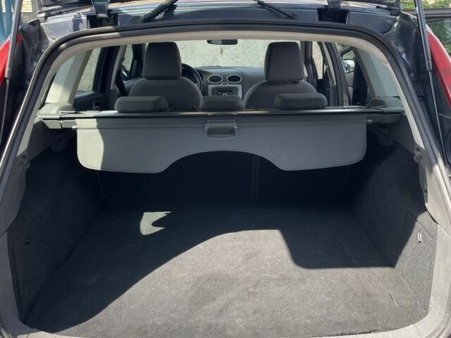 Сірий Форд Фокус, об'ємом двигуна 1.6 л та пробігом 188 тис. км за 4200 $, фото 17 на Automoto.ua