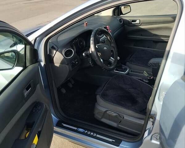 Форд Фокус 2007 в Горишние Плавни (Комсомольск) на Automoto.ua Серый Форд Фокус, объемом двигателя 1.6 л и пробегом 220 тыс. км за 6000 $, фото 4 на Automoto.ua