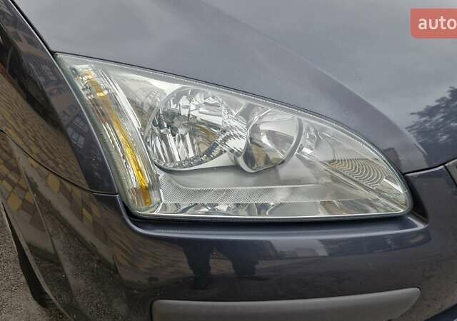 Серый Форд Фокус, объемом двигателя 1.6 л и пробегом 214 тыс. км за 5550 $, фото 7 на Automoto.ua