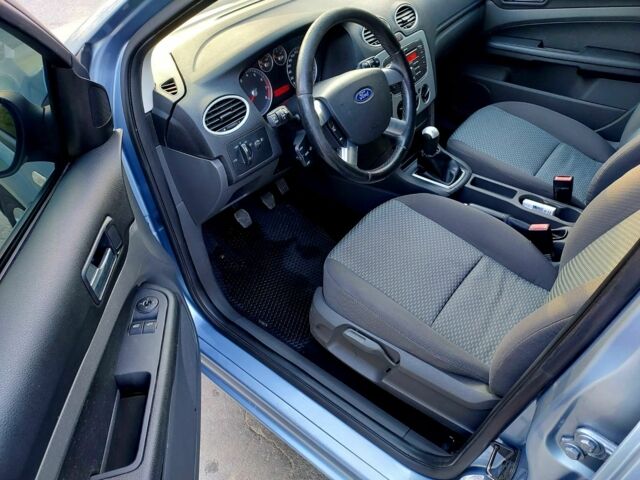 Сірий Форд Фокус, об'ємом двигуна 1.6 л та пробігом 190 тис. км за 4800 $, фото 1 на Automoto.ua