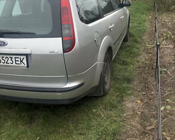 Серый Форд Фокус, объемом двигателя 1.8 л и пробегом 325 тыс. км за 4100 $, фото 1 на Automoto.ua