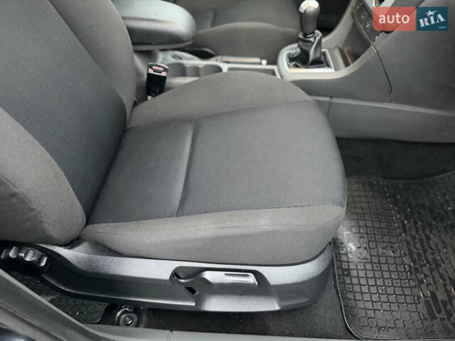 Сірий Форд Фокус, об'ємом двигуна 1.8 л та пробігом 200 тис. км за 4200 $, фото 61 на Automoto.ua