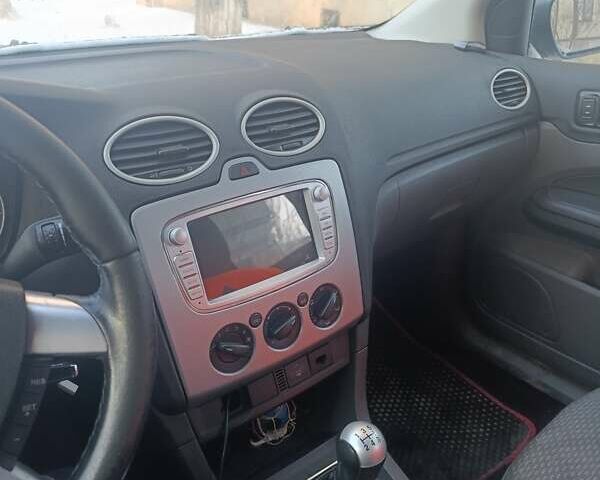 Сірий Форд Фокус, об'ємом двигуна 1.6 л та пробігом 210 тис. км за 5000 $, фото 5 на Automoto.ua