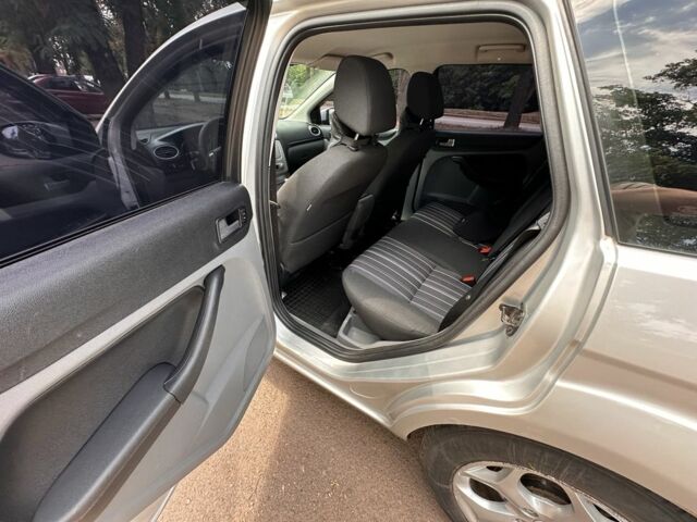 Сірий Форд Фокус, об'ємом двигуна 1.8 л та пробігом 240 тис. км за 5900 $, фото 11 на Automoto.ua