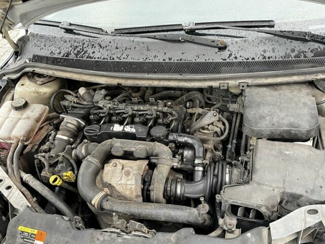 Серый Форд Фокус, объемом двигателя 1.6 л и пробегом 318 тыс. км за 4200 $, фото 11 на Automoto.ua