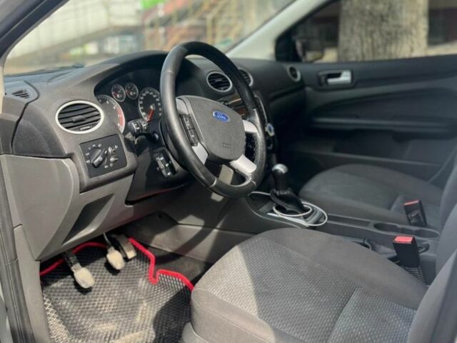 Серый Форд Фокус, объемом двигателя 1.6 л и пробегом 220 тыс. км за 4500 $, фото 7 на Automoto.ua