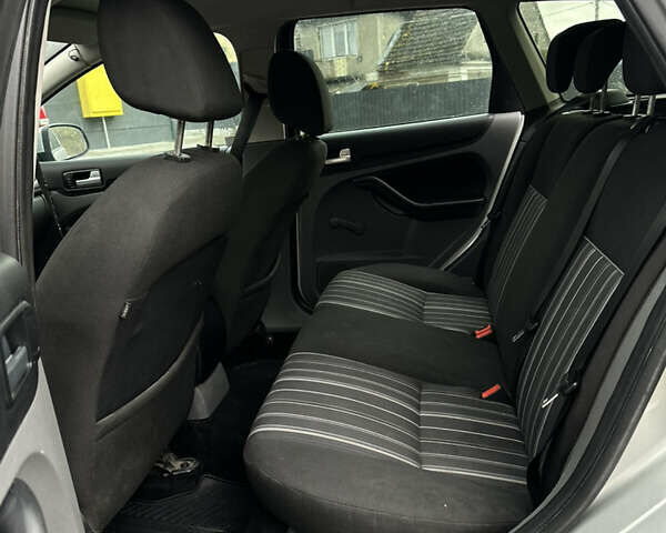 Форд Фокус 2007 в Кременце на Automoto.ua Серый Форд Фокус, объемом двигателя 1.56 л и пробегом 238 тыс. км за 4950 $, фото 16 на Automoto.ua