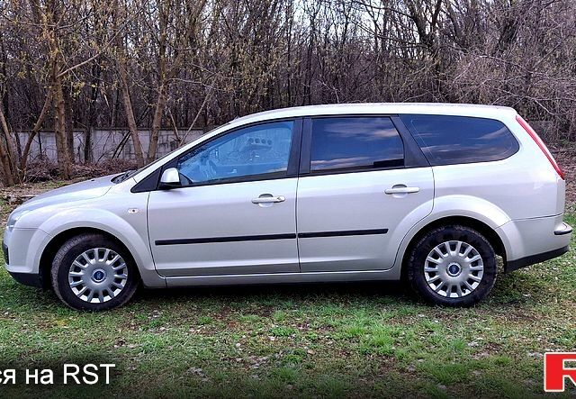 Серый Форд Фокус, объемом двигателя 16 л и пробегом 223 тыс. км за 4510 $, фото 7 на Automoto.ua