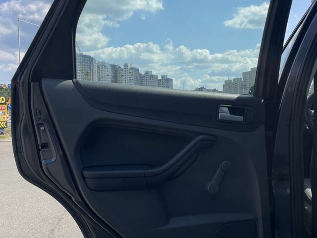 Сірий Форд Фокус, об'ємом двигуна 1.6 л та пробігом 188 тис. км за 4200 $, фото 10 на Automoto.ua